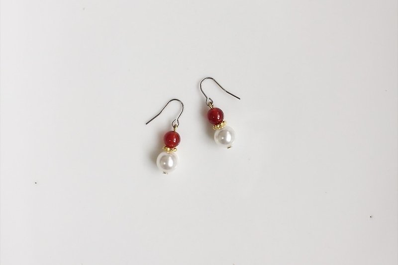 迷你胭紅 紅瑪瑙珍珠黃銅造型耳環 - 耳環/耳夾 - 寶石 紅色