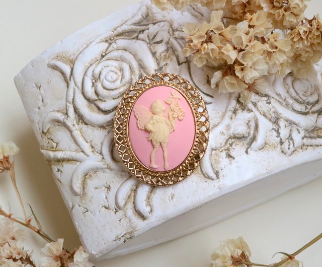 カメオのブローチネックレス 花を持つ妖精 ピンク 繊細 フェアリー 