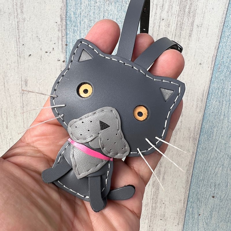 Healing small things gray cute kitten hand-stitched leather charm small size - พวงกุญแจ - หนังแท้ สีเทา