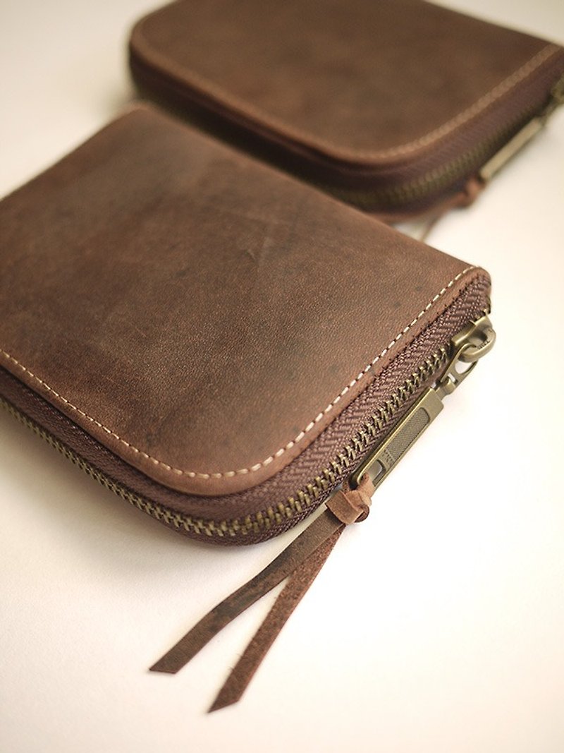[Mother's Day] Oil wax discolored leather. Classic short wallet wallet coin purse - Wallets - Genuine Leather Brown