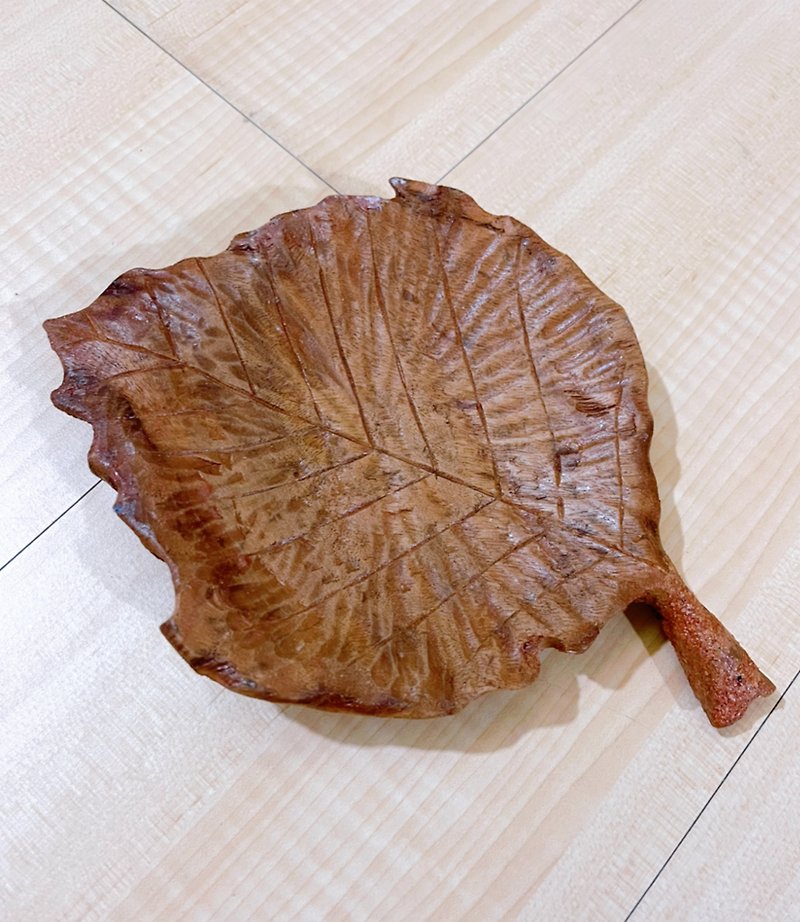 Wood Items for Display - Maple Leaf Plate Cow Camphorwood Handmade
