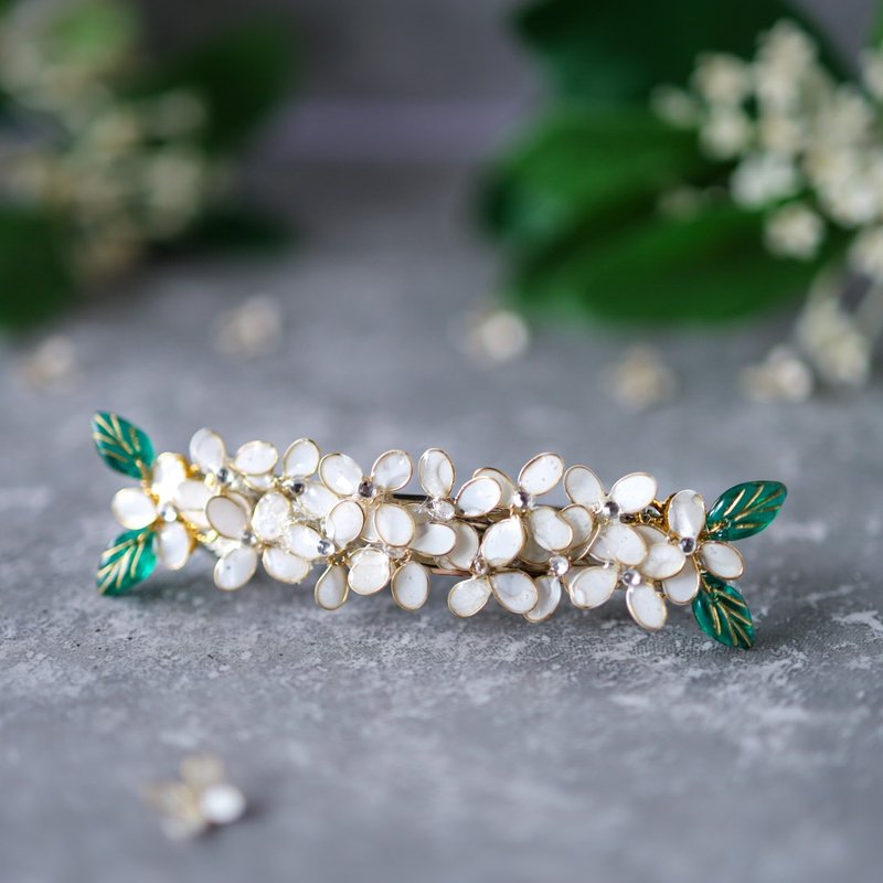 Silver Osmanthus and Leaf Hair Barrette - เครื่องประดับผม - เรซิน ขาว