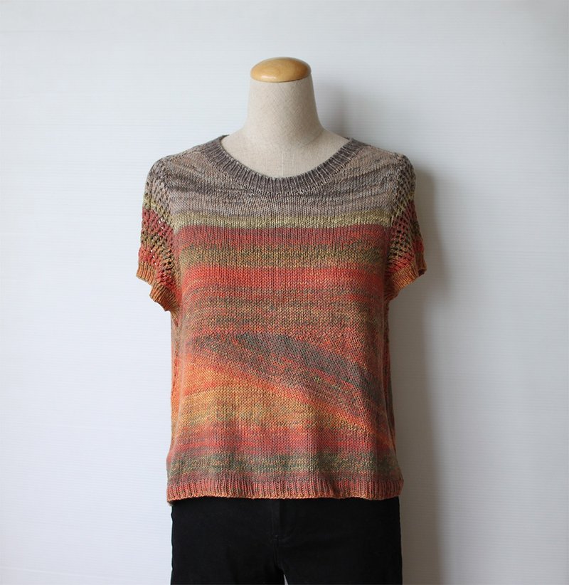 Hand Knit Oil Painting Cropped Sweater - สเวตเตอร์ผู้หญิง - วัสดุอื่นๆ สีนำ้ตาล