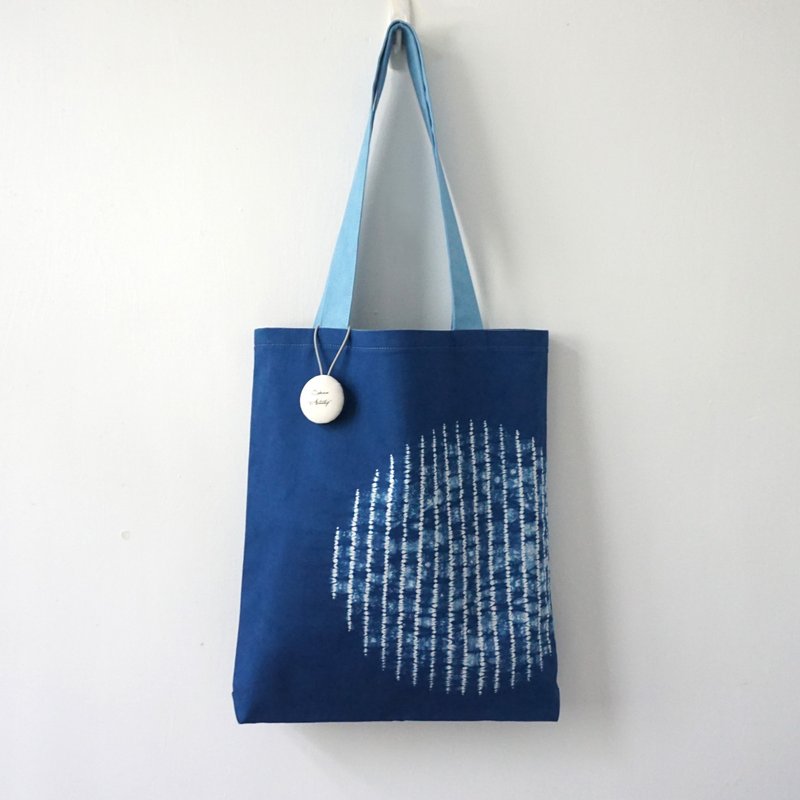 S.A x Poem of Moon, Indigo dyed Handmade Tote Bag - กระเป๋าแมสเซนเจอร์ - ผ้าฝ้าย/ผ้าลินิน สีน้ำเงิน