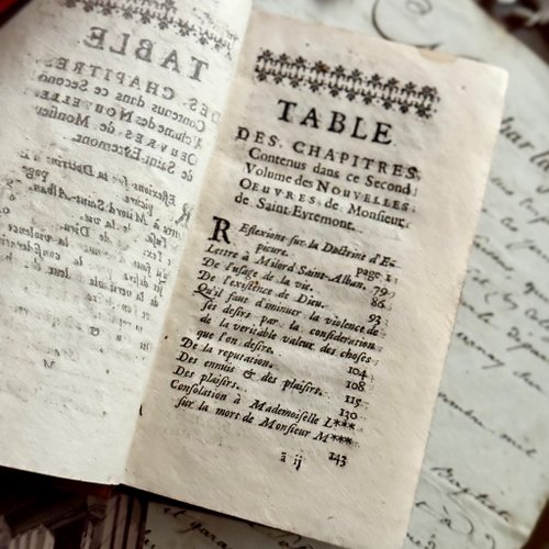 【フランス古書】 50419- 博物館級のフランスの300年前の古書サン・テヴルモン