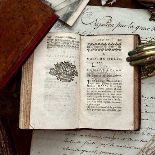 【フランス古書】 50419- 博物館級のフランスの300年前の古書サン・テヴルモン