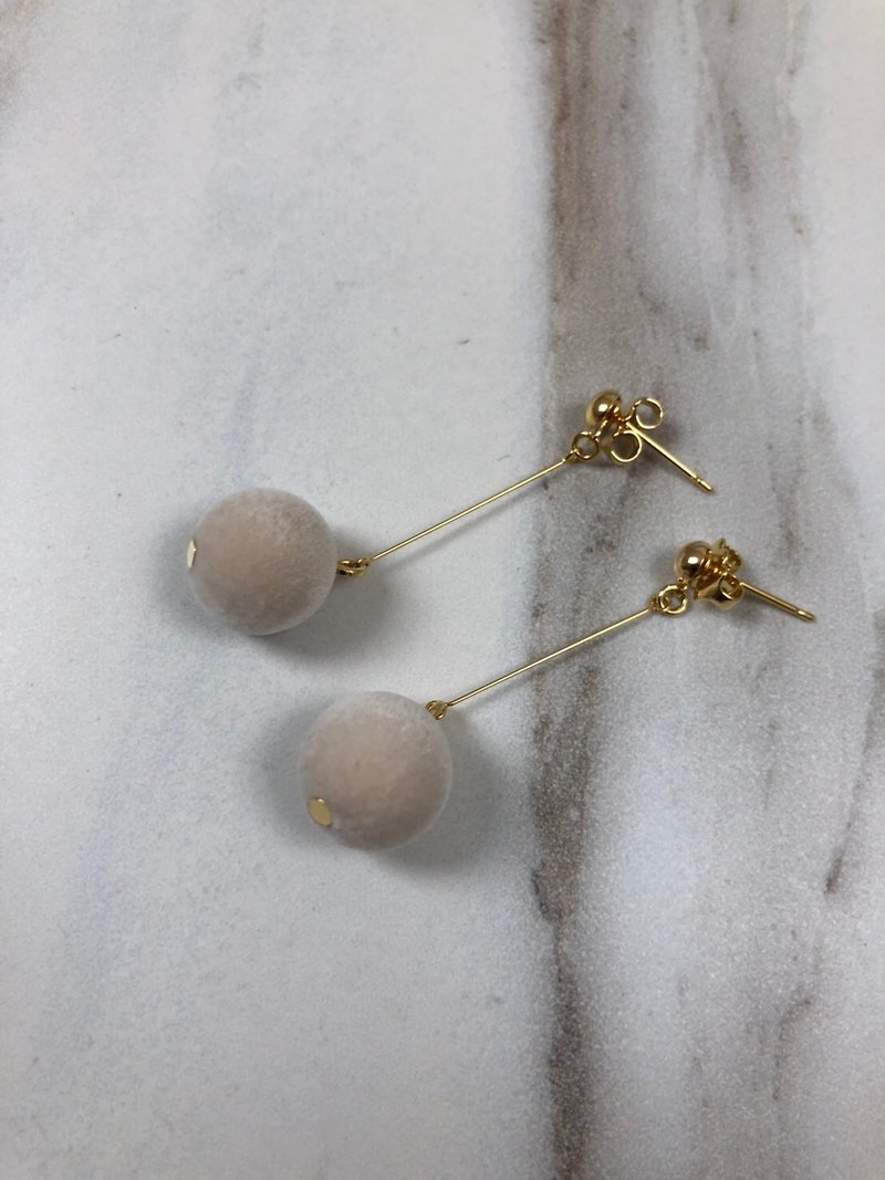 Lucky Bag Series - white ball earrings original price 980 - Earrings & Clip-ons - Other Metals White
