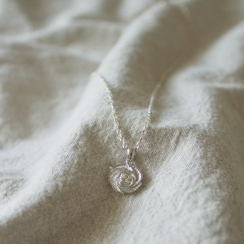 Spot [My Rose] 925 sterling silver micro three-dimensional rose texture sterling silver necklace - สร้อยคอ - เงินแท้ สีเงิน