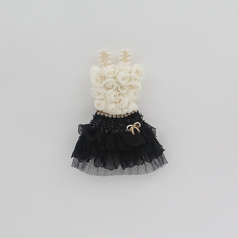 Princess black mini dress brooch - Brooches - Polyester Black