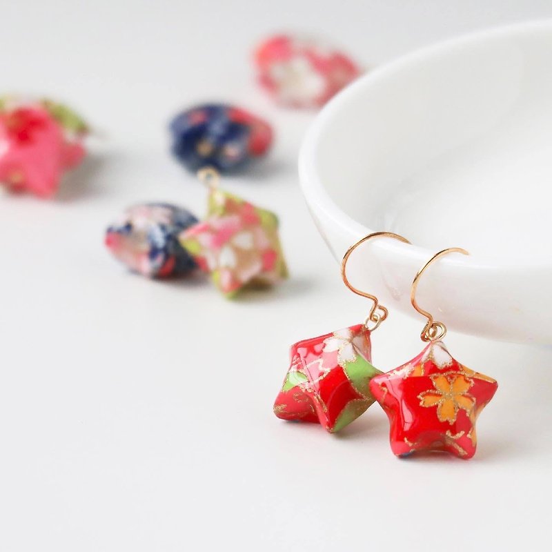 Lucky star of the Japanese paper   pierce  earring - ต่างหู - กระดาษ สีแดง