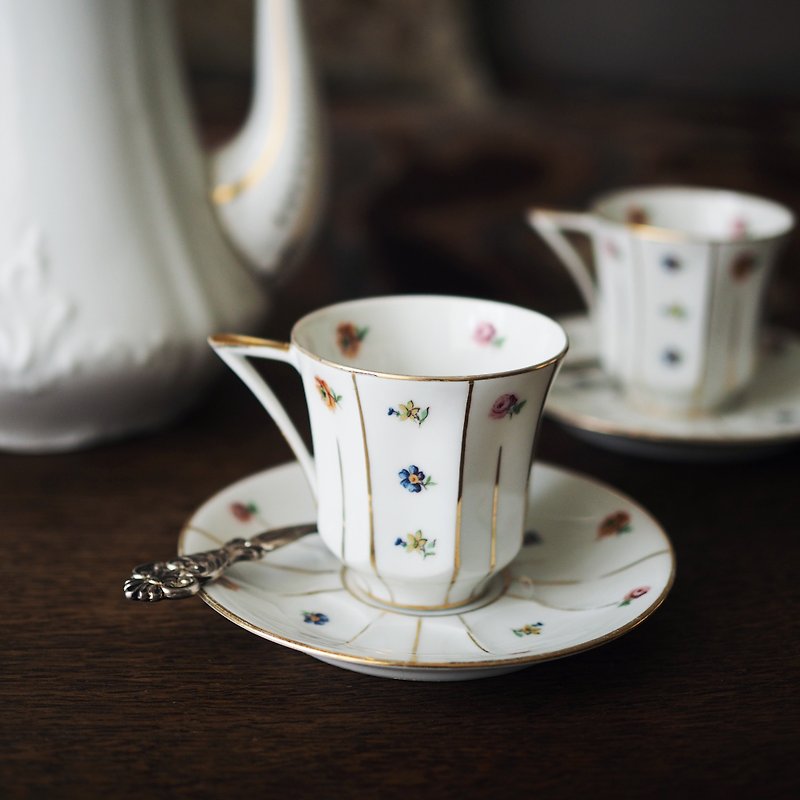 French vintage LIMOGES white porcelain small flower gold-plated cup and saucer set - แก้วมัค/แก้วกาแฟ - เครื่องลายคราม หลากหลายสี