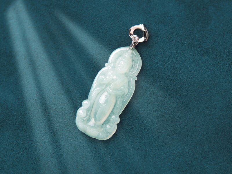 Avalokitesvara Guanyin | Ice-glutinous Teal jade | Natural A-quality jade Guanyin necklace - Necklaces - Jade Green