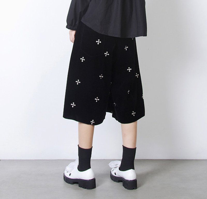 Ling stitch flower nine points pants wide skirt - imakokoni - Women's Pants - Polyester Black