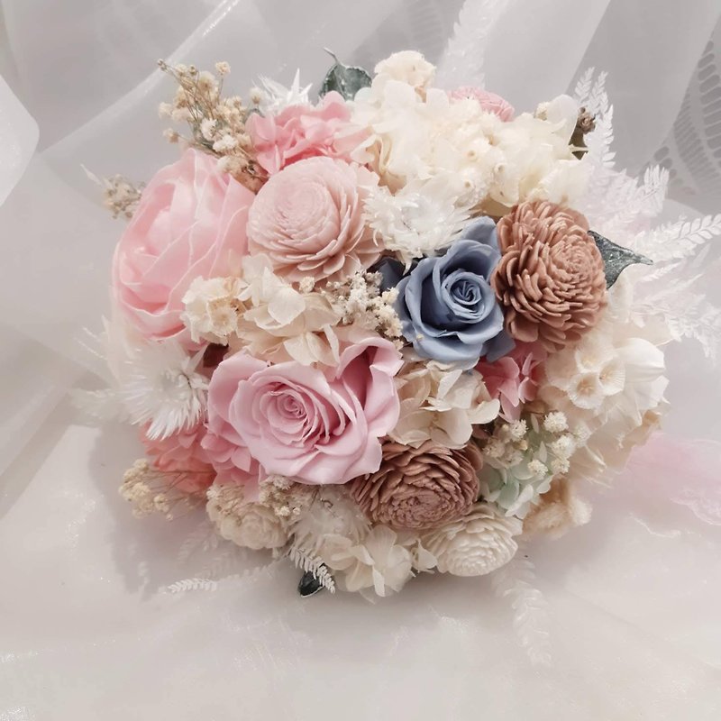 Blue and pink bouquets, photo bouquets, immortal flowers, dried flowers, eucalyptus hand-made - ช่อดอกไม้แห้ง - พืช/ดอกไม้ สึชมพู
