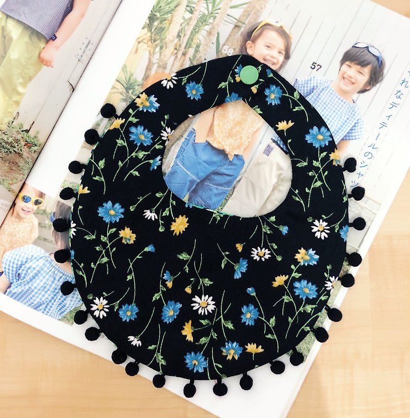 Bib pocket/six-fold yarn/baby bib/styling bib/cute hair ball/folk custom style/flowers/wenqing - Bibs - Cotton & Hemp 