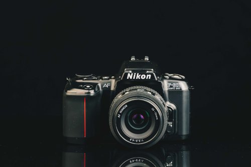 Nikon F-601 フィルムカメラ バッグ付 NIKON F-601+NIKKOR AF 35-70mm F=3.3-4.5 #6906 #135 フィルム
