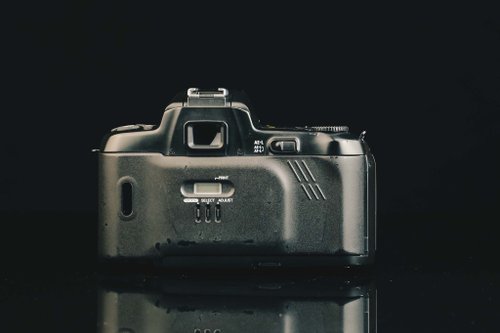 Nikon F-601 フィルムカメラ バッグ付 Nikon F-601・F-601QD・F-601M 詳細仕様 （By キンタロウ）