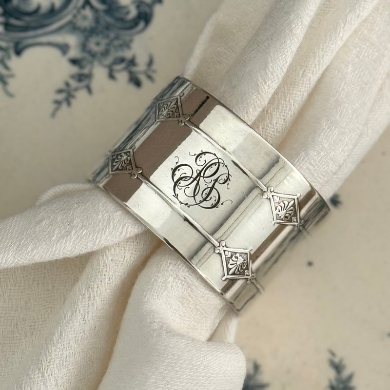 40656-Treasured French antique CHRISTOFLE silver-plated napkin ring with box - อื่นๆ - เงิน 