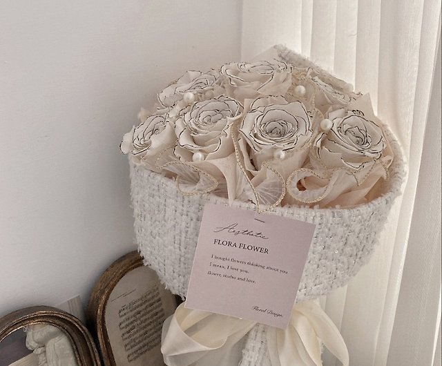 Flora Flower Russian Immortal Bouquet - Chanel Pearl (White Cloth/Milk Tea  Cloth/Black Cloth) - Shop floraflower1 Dried Flowers & Bouquets - Pinkoi