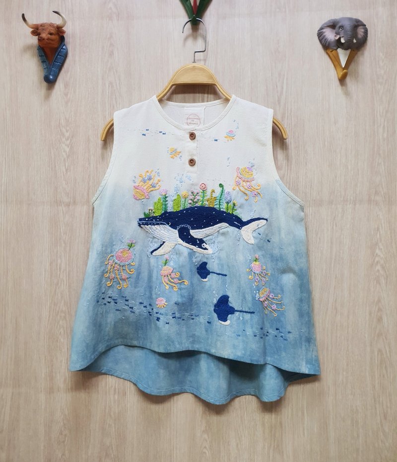 手工刺繡連衣裙、亞麻麵料、鯨魚、海洋、海洋、幻想 - 洋裝/連身裙 - 繡線 藍色