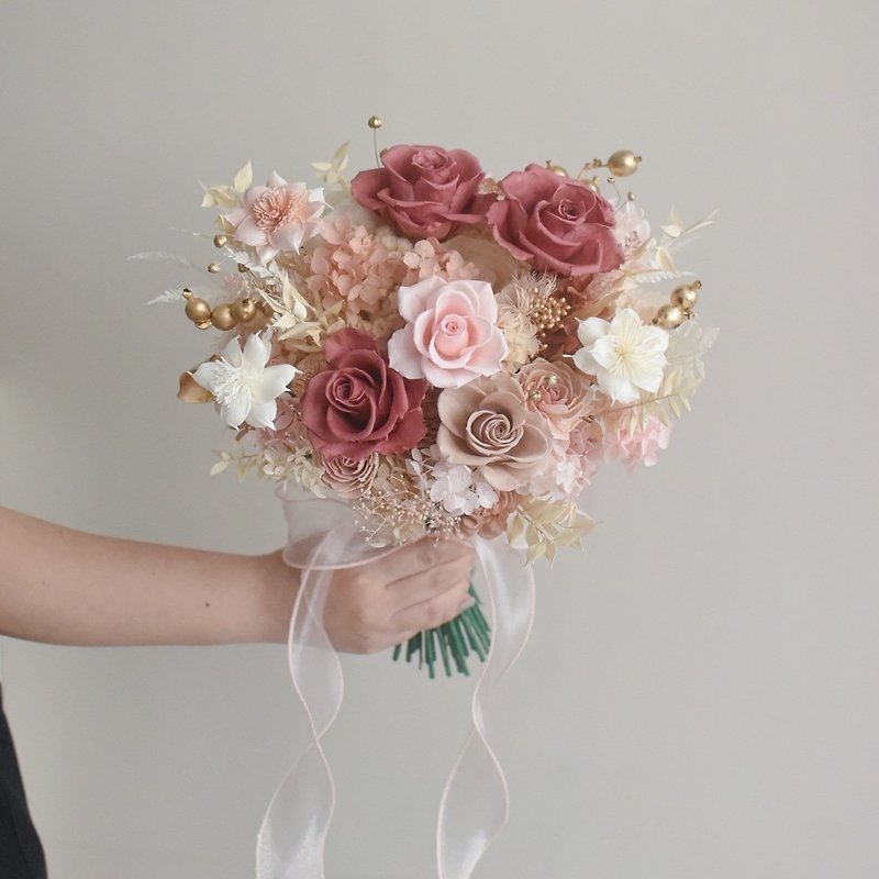 /Pink and white gold bridal bouquet/Bride bouquet, wedding layout, customized corsage, wedding photography - ช่อดอกไม้แห้ง - พืช/ดอกไม้ สึชมพู