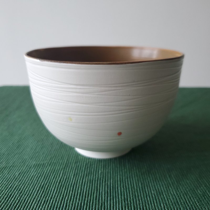 Handmade white porcelain tea bowl - Teapots & Teacups - Porcelain Gold