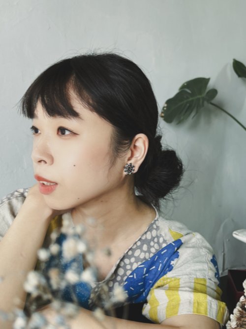 guii古意雜貨 歐洲雜貨-暗夜藍寶石水鑽花瓣型古董夾式耳環