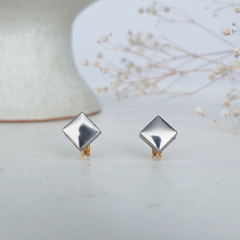 美濃燒 白金彩瓷磚耳環 可改夾式 背面真皮貼合 - 耳環/耳夾/耳骨夾 - 陶 銀色