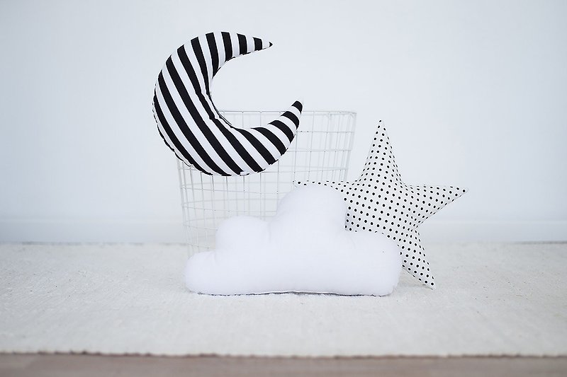 Set of 3! White and black kids shaped pillows moon - star - cloud - 彌月禮盒 - 棉．麻 透明