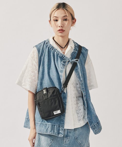 plain-me 搭配美好的一天 品牌服裝第一站 PM旅行小包 黑色