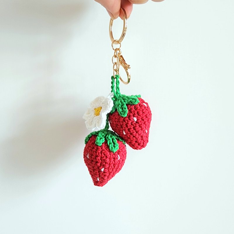 Wenqingfeng cute strawberry keychain pendant - ที่ห้อยกุญแจ - ผ้าฝ้าย/ผ้าลินิน สีแดง