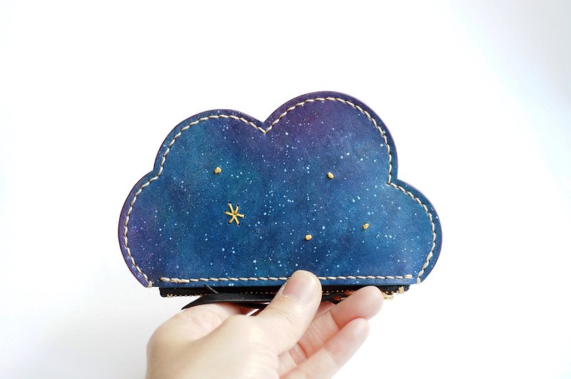Hand-dyed cosmic starry sky clouds coin purse wallet card holder - กระเป๋าใส่เหรียญ - หนังแท้ สีม่วง
