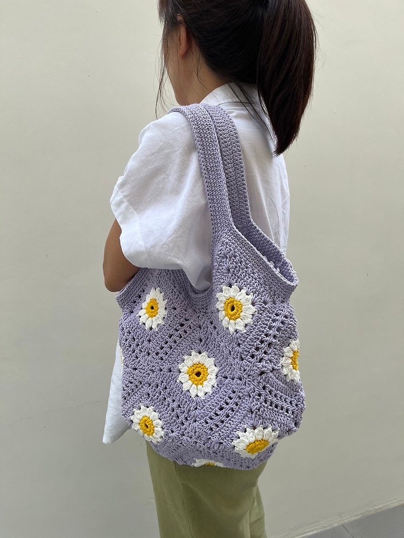 Lavender Purple Daisy Shoulder Hobo Tote Bag, Crochet handicraft - 手袋/手提袋 - 棉．麻 