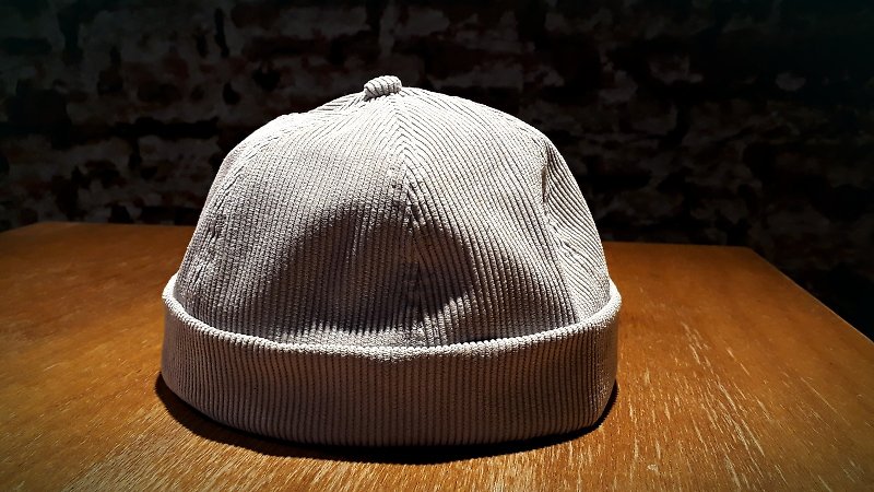 AMIN'S SHINY WORLD Featured French corduroy sailors hat - หมวก - เส้นใยสังเคราะห์ หลากหลายสี