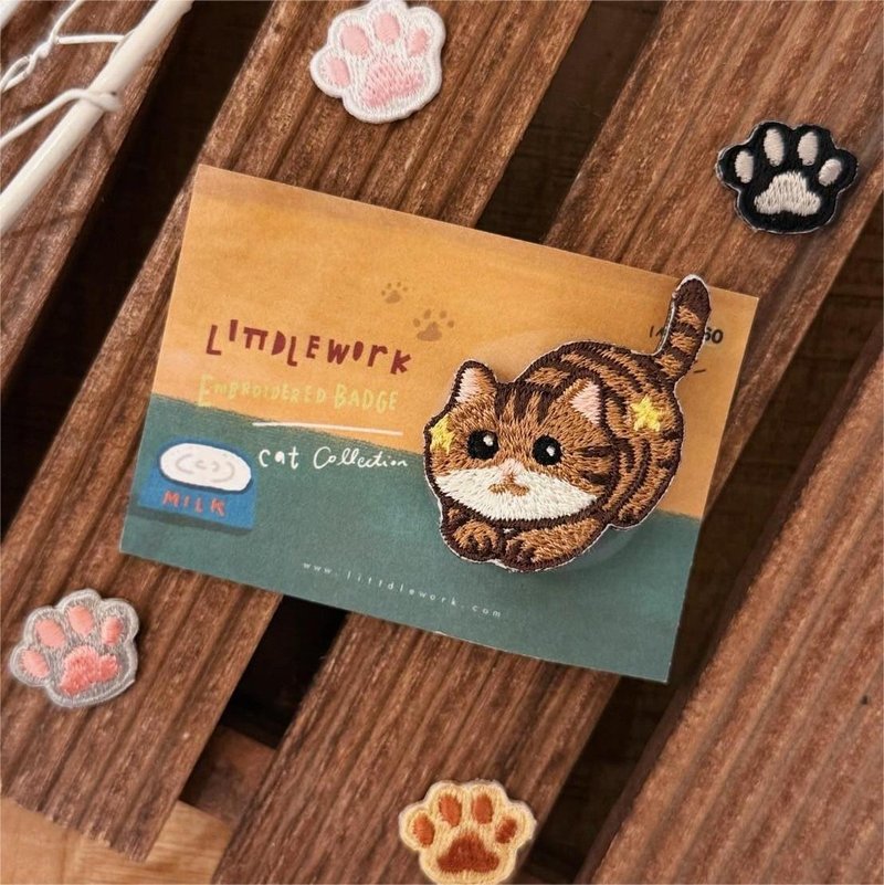 刺繡燙貼/別針 | 貓咪 - 狩獵虎斑 | Littdlework - 徽章/別針 - 繡線 多色