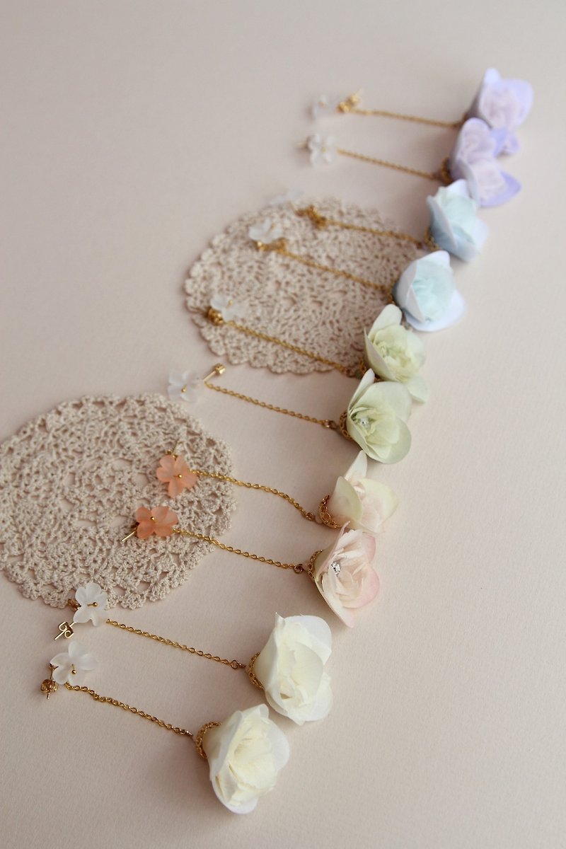 Floral Earrings , Flower Earrings , Artificial Flower Earrings , Jewellery - Earrings & Clip-ons - Plants & Flowers White