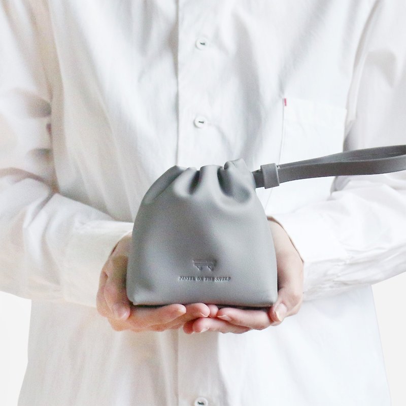 หนังแท้ กระเป๋าสตางค์ สีเทา - mini bucket pouch : grey