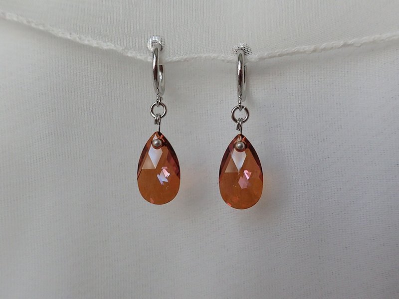 earrings, Teardrops, SWAROVSKI ELEMENTS, one pair - Earrings & Clip-ons - Glass Brown