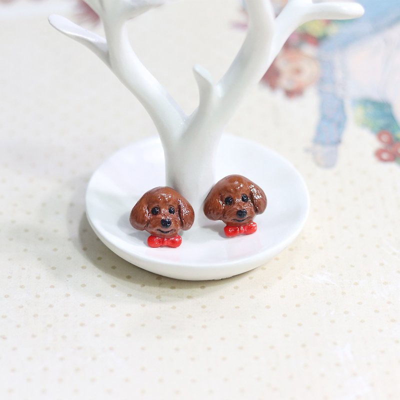 Brown Toy Poodle dog Earrings with red ribbon, Dog Stud Earrings - 耳環/耳夾 - 黏土 咖啡色