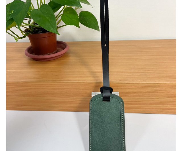 ハンドメイドレザー】第二世代トラベルタグ - オリーブグリーン