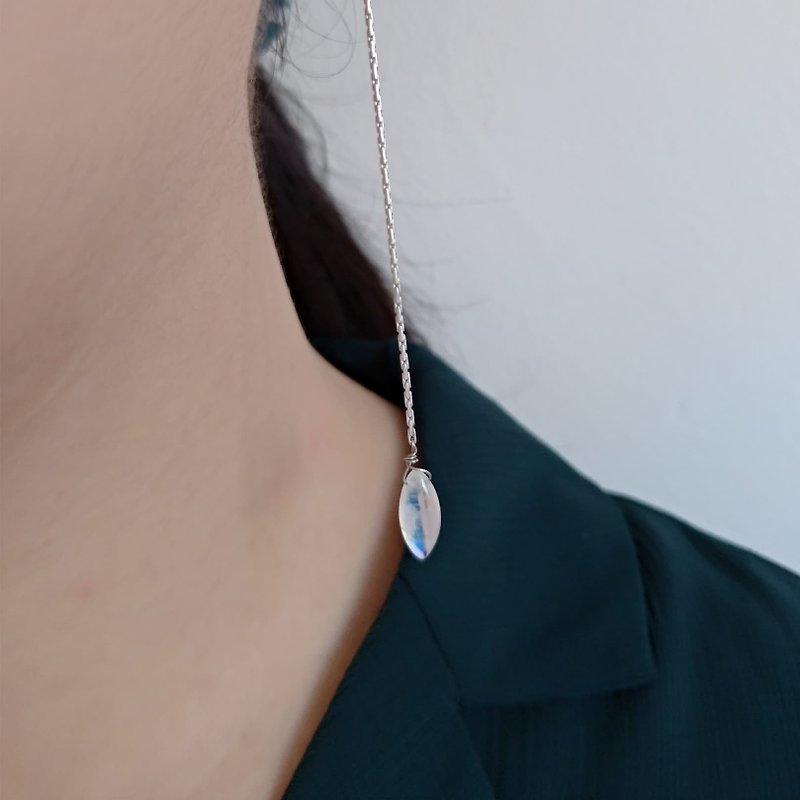 【Happy tears】Moonstone Sterling silver Earring - Earrings & Clip-ons - Semi-Precious Stones 