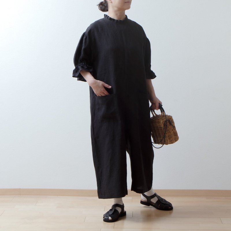 Tuck frill collar gathered half sleeve Linen all-in-one/black - จัมพ์สูท - ผ้าฝ้าย/ผ้าลินิน สีดำ