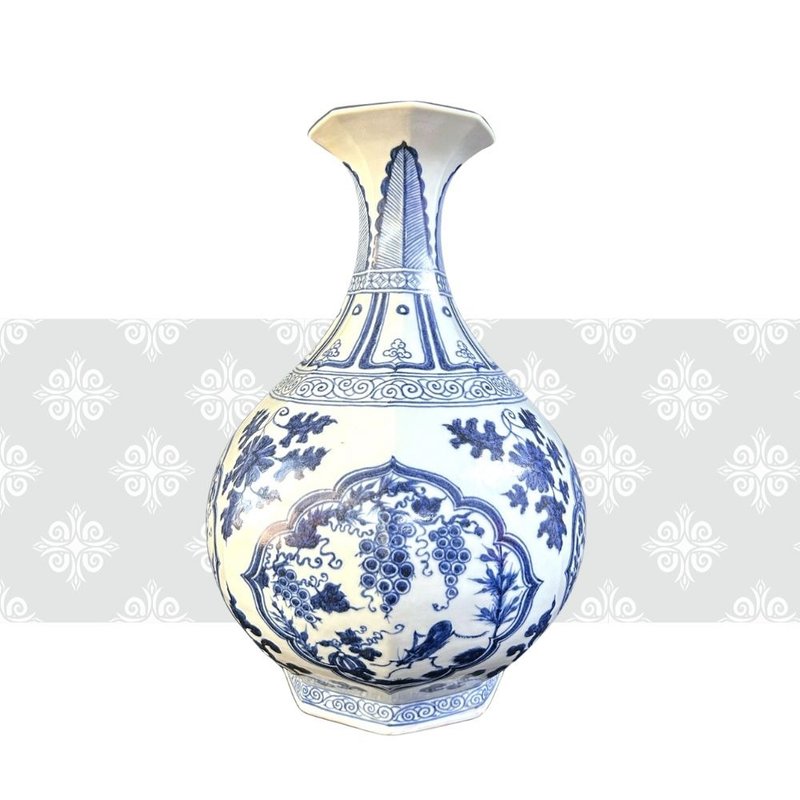 青花開光花果草蟲紋八棱式玉壺春瓶 - 花瓶/花器 - 瓷 白色