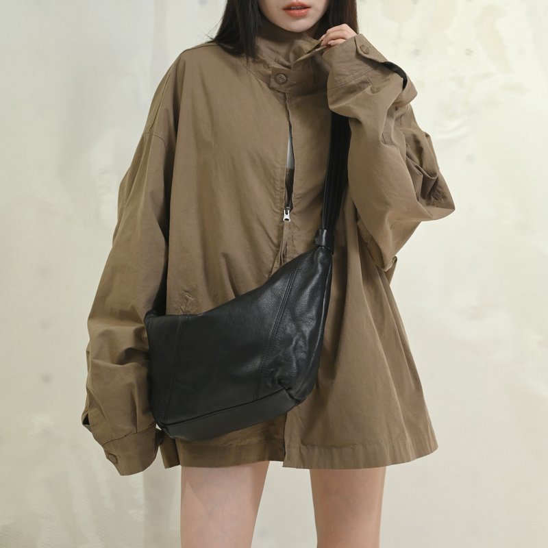 簡約拼接長背帶背包-黑色 - 側背包/斜背包 - 真皮 黑色