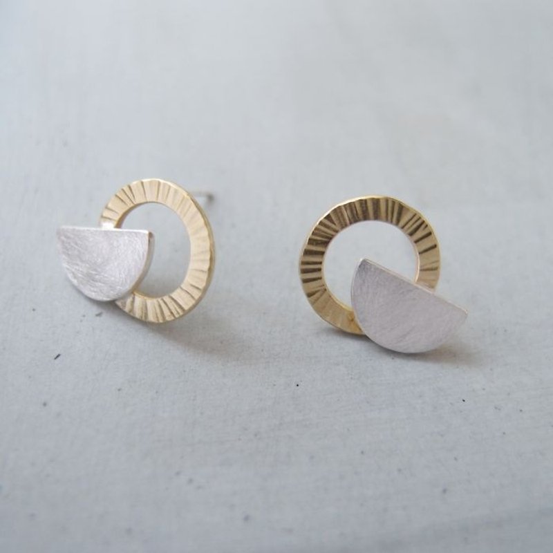 Geometric round bimetal earrings - ต่างหู - โลหะ 