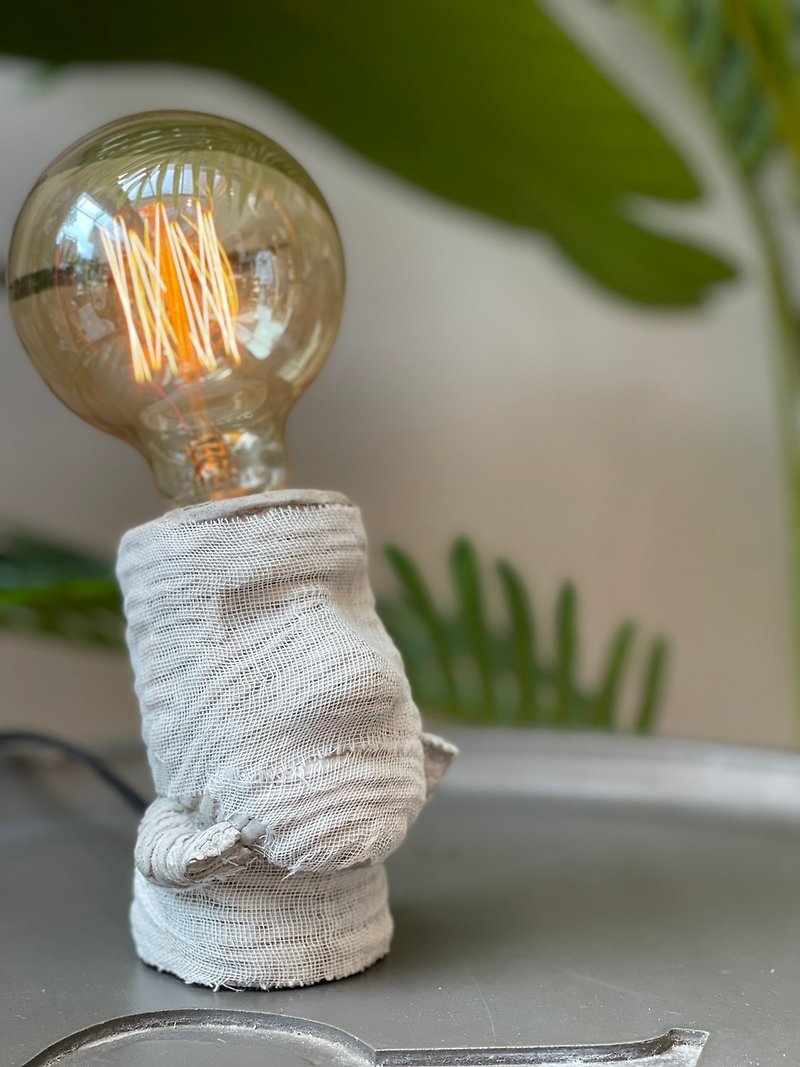Shu MUSE Moai Mummy Table Lamp LED Light Tungsten Bulb USB Light Decoration - โคมไฟ - ปูน สีเทา