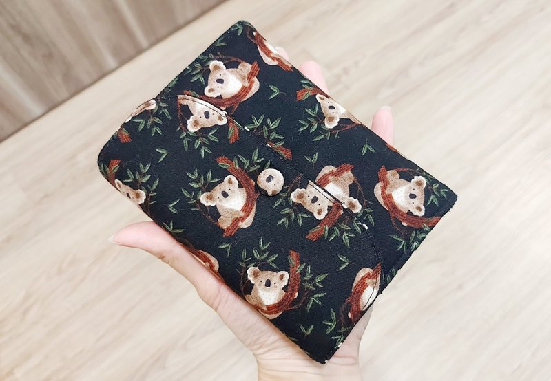 American Cloth Koala [Eight-Gate Card Layer-Three-Layer Wallet] Caibu Coin Purse/Handmade Wallet/Three-Layer Bag - กระเป๋าสตางค์ - ผ้าฝ้าย/ผ้าลินิน สีดำ