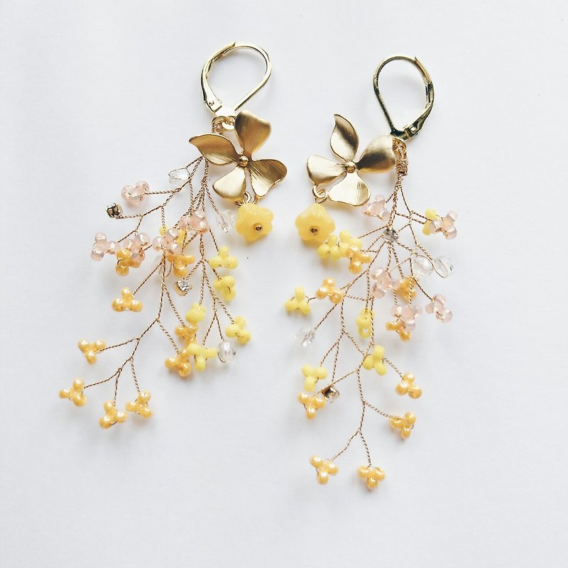 momolico 桃子莉可 浪漫花蕊  幸運草  耳環 可改夾式 - 耳環/耳夾 - 其他材質 