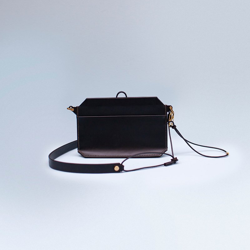 WALDEN MINI waterproof leather lightweight functional bag - กระเป๋าแมสเซนเจอร์ - หนังแท้ สีดำ