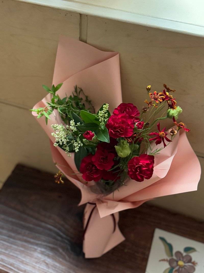 氣質暗紅康乃馨花束 母親節花束 鮮花 - 擺飾/家飾品 - 植物．花 紅色